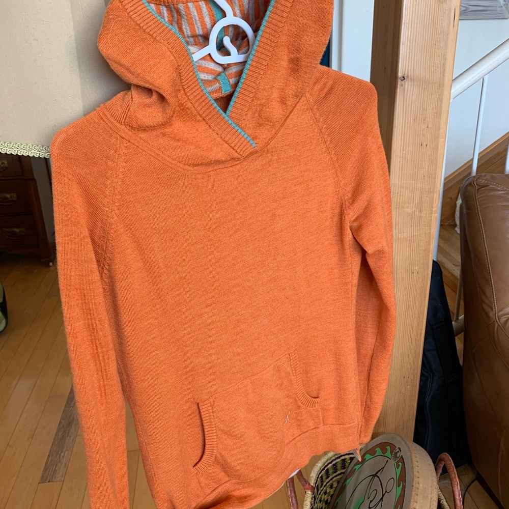 Smart wool sweater merino hoodie. Small